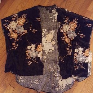 Velvet short sleeve kimono